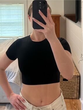 Zara Black Short-Sleeve Crop Top
